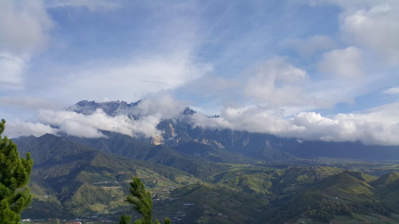 Crystal Hill R Hotel Kampong Kundassan Buitenkant foto