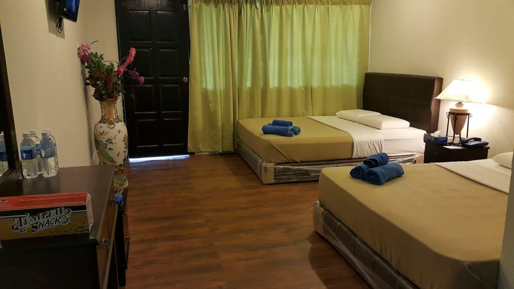 Crystal Hill R Hotel Kampong Kundassan Buitenkant foto