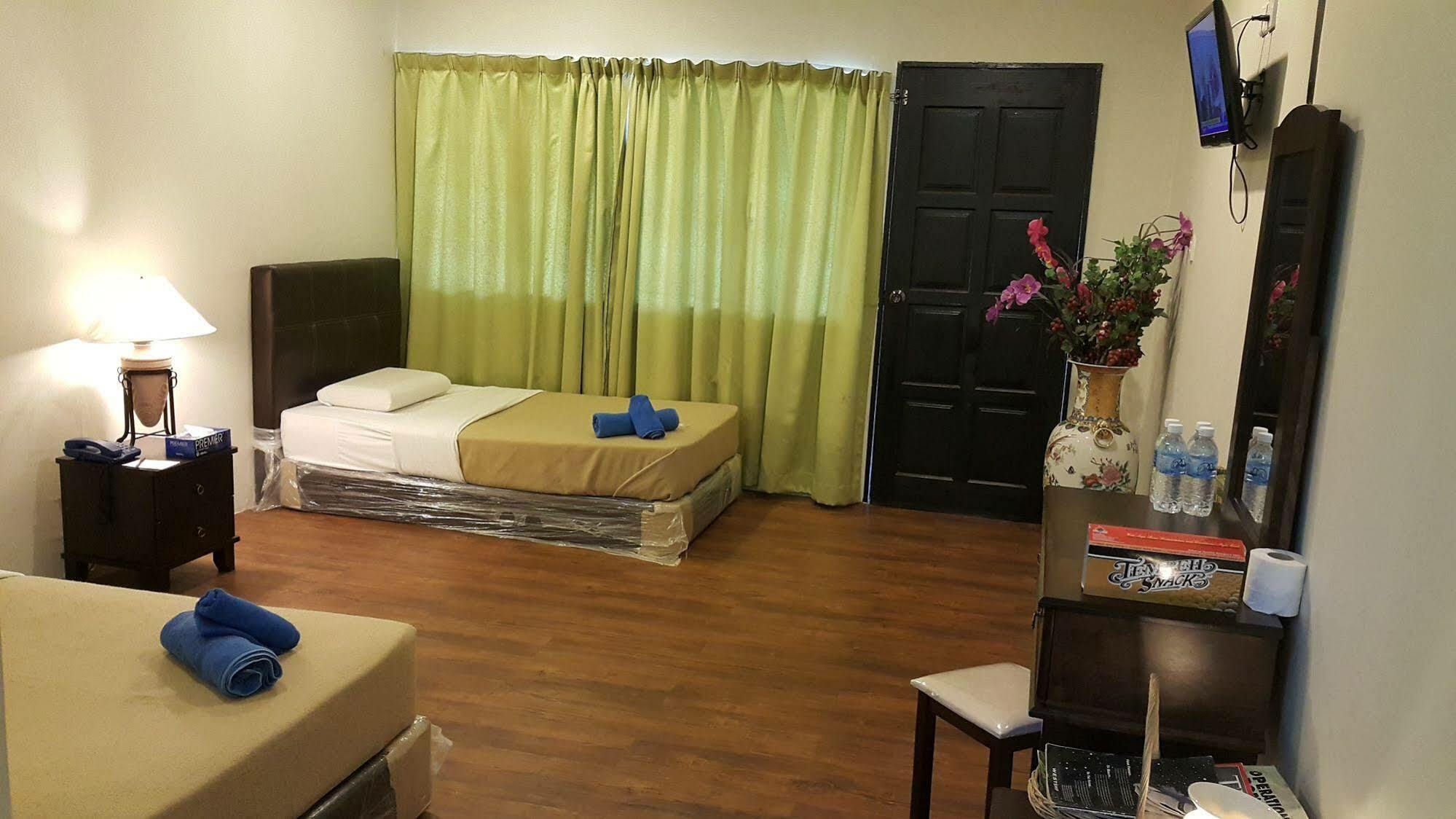 Crystal Hill R Hotel Kampong Kundassan Buitenkant foto